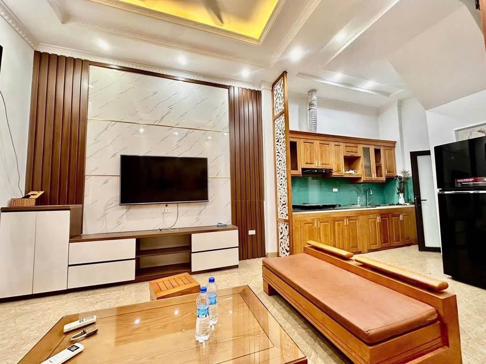 Nhà đẹp Thạch Bàn, Long Biên 30m² giá 5.35 tỷ - Full nội thất, vào ở ngay!