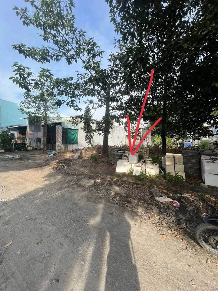 Đất nền KDC 135 Bến Lức 80m² giá 2.1 tỷ - Sổ hồng chính chủ, vị trí đẹp!