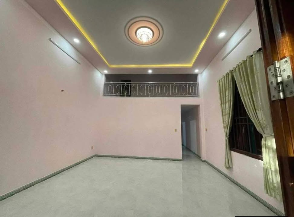 Cho thuê nhà nguyên căn hẻm cấp 1 Lê Duẩn Tuy Hòa 100m² giá chỉ 4.7 triệu - Phù hợp kinh doanh!