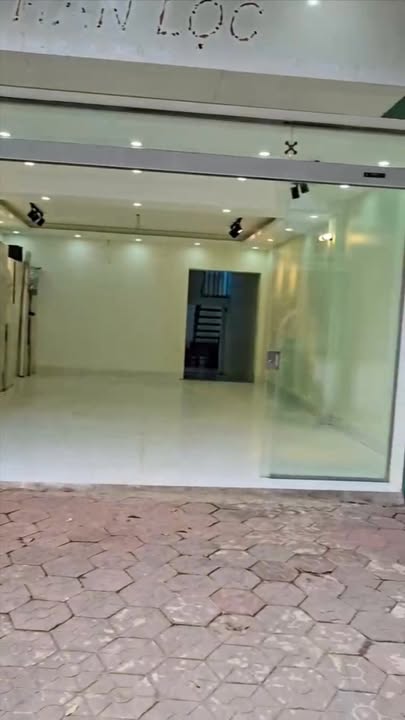 Nhà 3 tầng mặt đường Lê Thánh Tông, Đông Vệ, 190m² - Cơ hội đầu tư hấp dẫn!