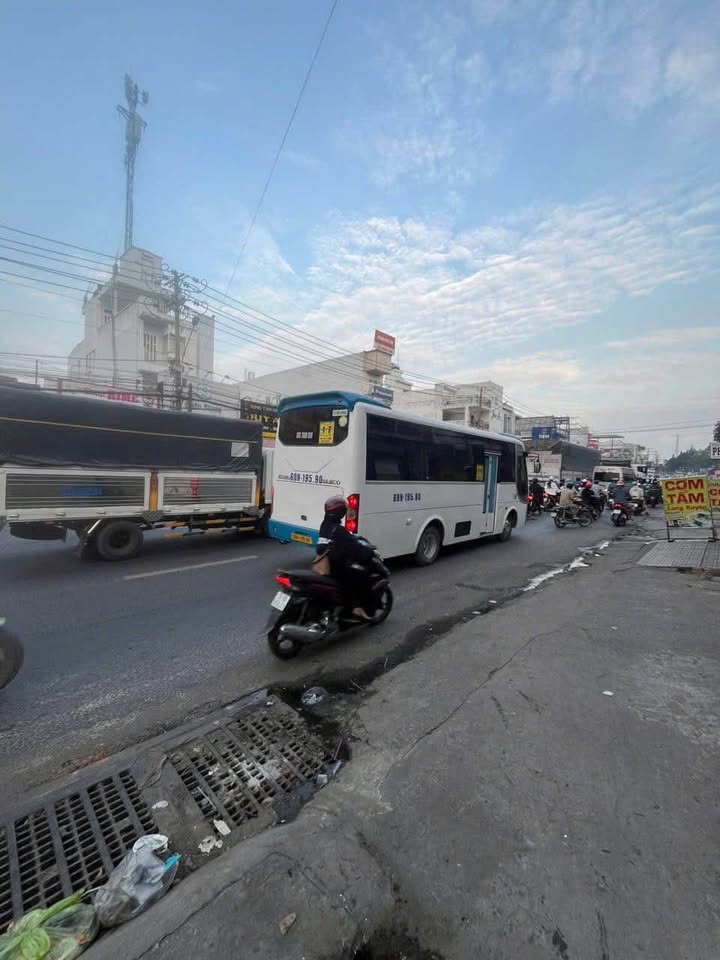 Nhà mặt tiền Quốc lộ 1A Trảng Bom 180m² giá 9.5 tỷ - Kinh doanh sầm uất ngay Bệnh viện Thánh Tâm!