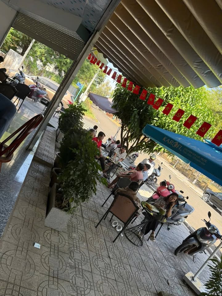 Đất mặt tiền và quán cà phê Tân Phú 131m² giá 2.95 tỷ - Đầu tư sinh lời hấp dẫn!