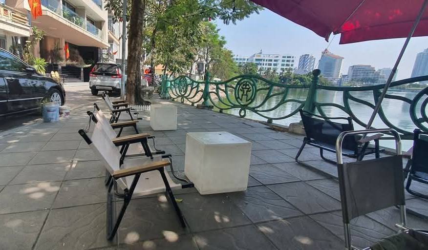 Nhà mặt phố Vũ Miên, Tây Hồ 38m² giá 38 tỷ - Vị trí đắc địa, kinh doanh cafe thuận lợi!