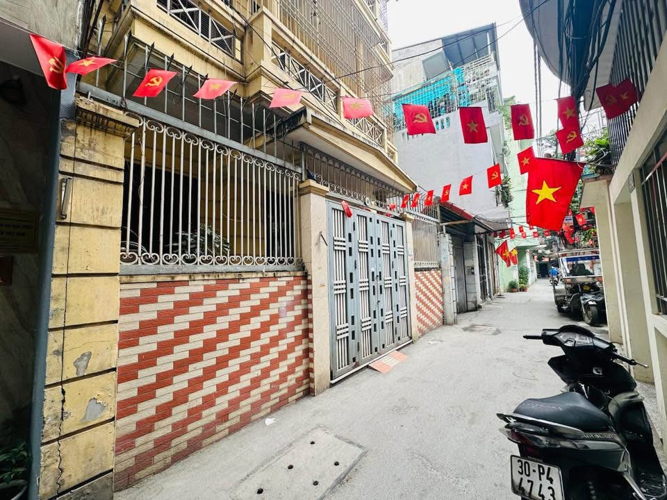 Nhà riêng Đống Đa 98m² giá 22.5 tỷ - Lô góc 3 mặt thoáng, kinh doanh tiện lợi!