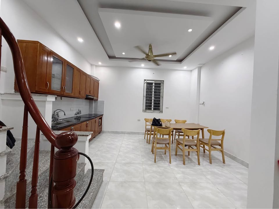 Nhà Mễ Trì Thượng 35m² giá 7.45 tỷ - Thiết kế hiện đại, ô tô vào tận nơi!