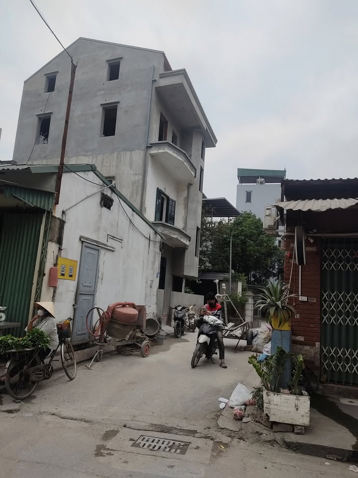 Nhà bán đường Cổ Linh, Thạch Bàn, 65m² giá 6.3 tỷ - Cơ hội đầu tư không thể bỏ qua!