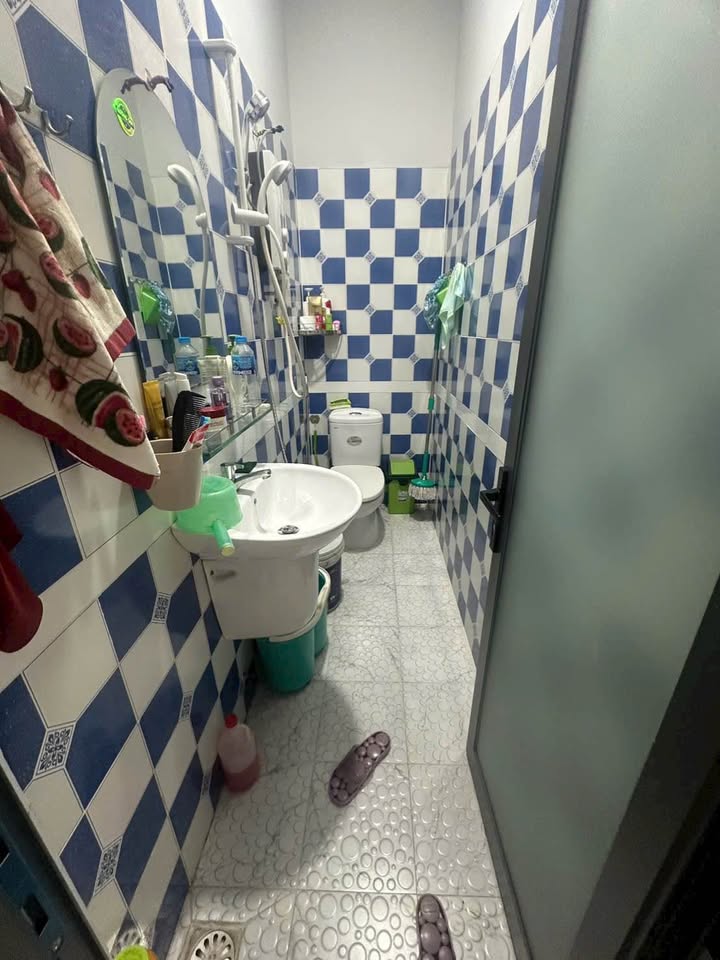 Nhà bán Thạnh Xuân 37, 28.5m² giá 1.1 tỷ - Sân riêng, nội thất đầy đủ!