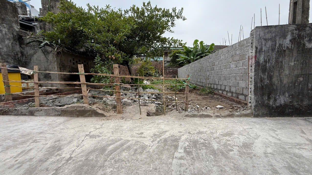 Lô đất tiềm năng Hữu Bằng 68,6m² giá 900 triệu - Đầu tư sinh lời ngay!