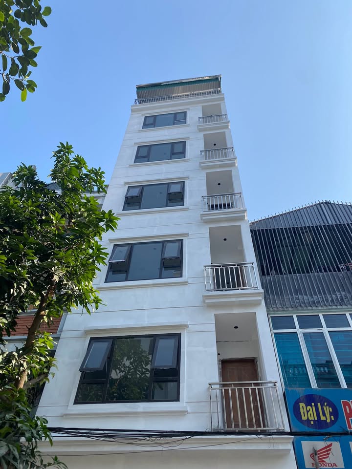 Nhà nguyên căn Phú La, Hà Đông 300m² giá 30 triệu - Phù hợp làm văn phòng hoặc trung tâm dạy học!