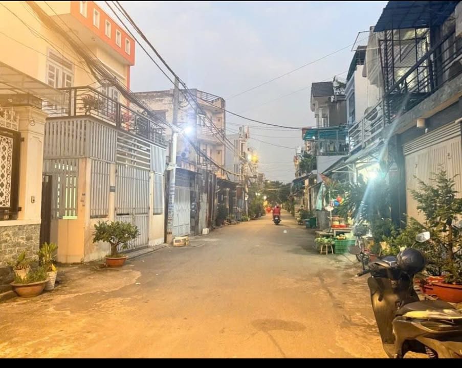 Nhà 5 tầng lô góc đường Lâm Thị Hổ, Q12, 60m² - Hẻm xe tải tránh, giá 7.6 tỷ!