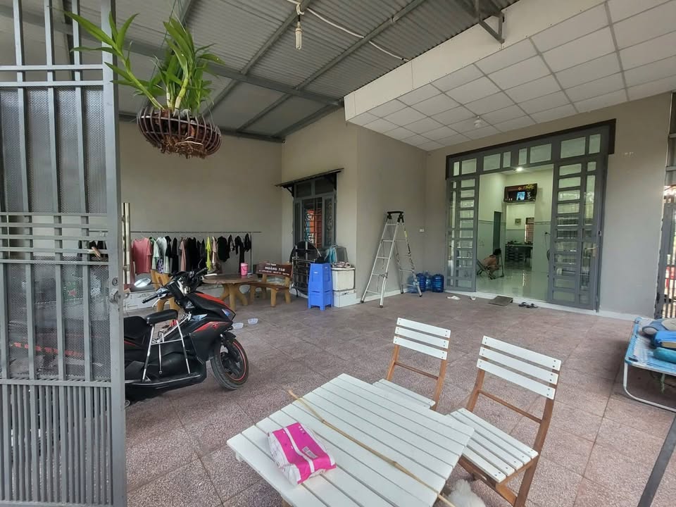 Nhà 3 PN tại Thái Bình, Châu Thành Tây Ninh 330m² giá 1.2 tỷ - Gần khu B4 cũ, chính chủ bán gấp!