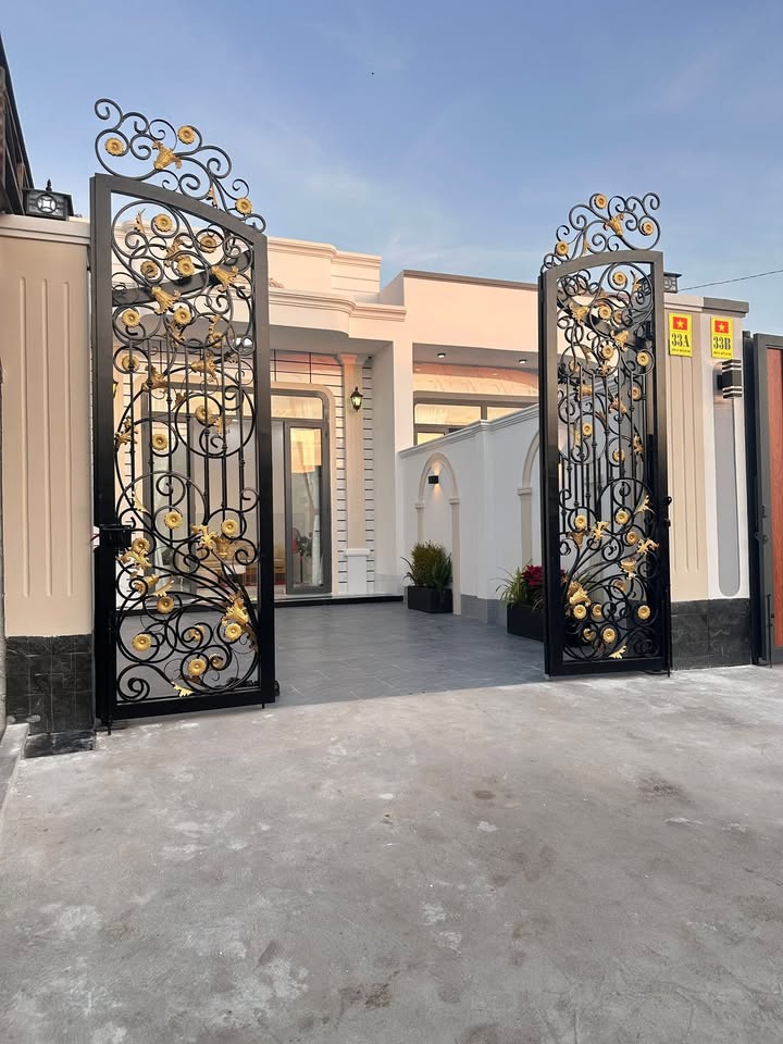 Nhà phố Hòa Thành, Tây Ninh 133m² giá 1.85 tỷ - Thiết kế tân cổ điển đẳng cấp!