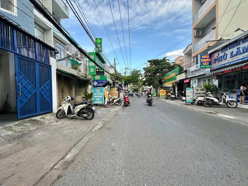 Nhà phố mặt tiền kinh doanh Nguyễn Gia Trí 68m² giá 13.3 tỷ - Cơ hội đầu tư sinh lời!