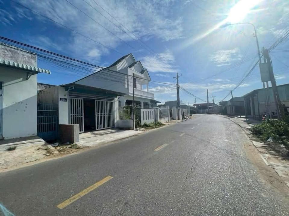 Bán đất kèm nhà xưởng mặt tiền Đặng Văn Lãnh, Phan Thiết 1200m² giá 11 tỷ - Cơ hội đầu tư sinh lời!