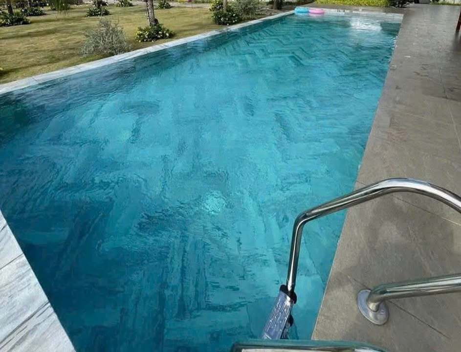 Villa Mũi Né - Phan Thiết 300m² giá 8.5 tỷ - Thiết kế sang trọng, gần biển!