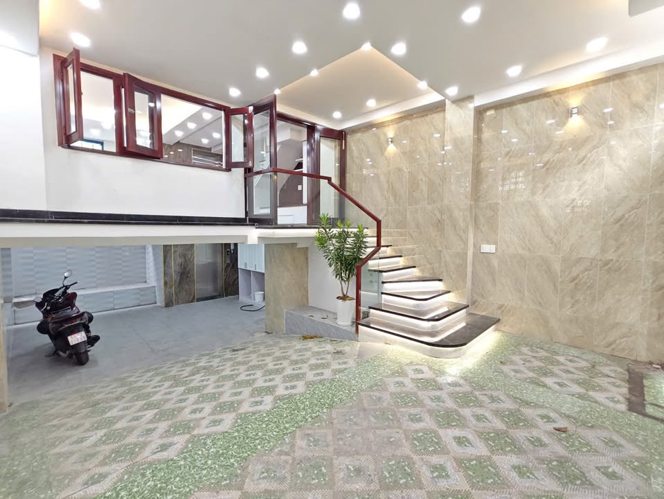 Townhouse Phú Nhuận 6m² giá 16 tỷ - Thang máy, Hồ bơi riêng, Sẵn sàng vào ở!