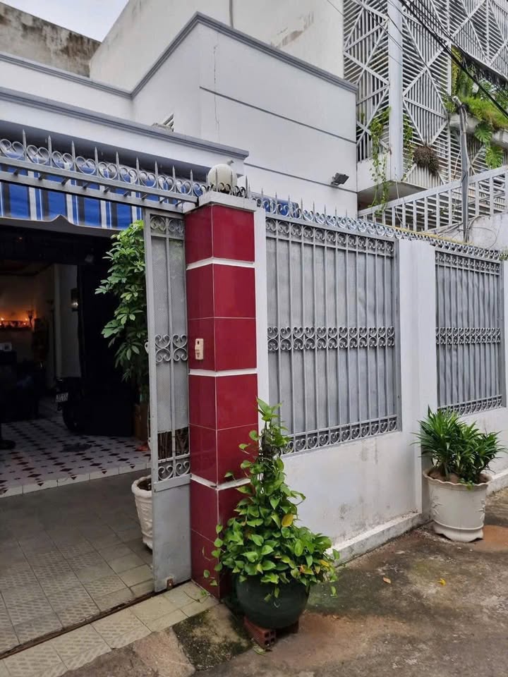 Bán Nhà Phường Hiệp Phú, Quận Thủ Đức, 96m² chỉ 6.95 tỷ - Cơ hội đầu tư sinh lời!