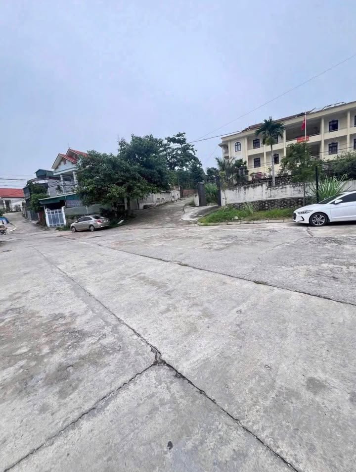 Đất đẹp mặt đường Đông Ga Hạ Long 82m² giá 3 tỷ - Sổ đỏ chính chủ