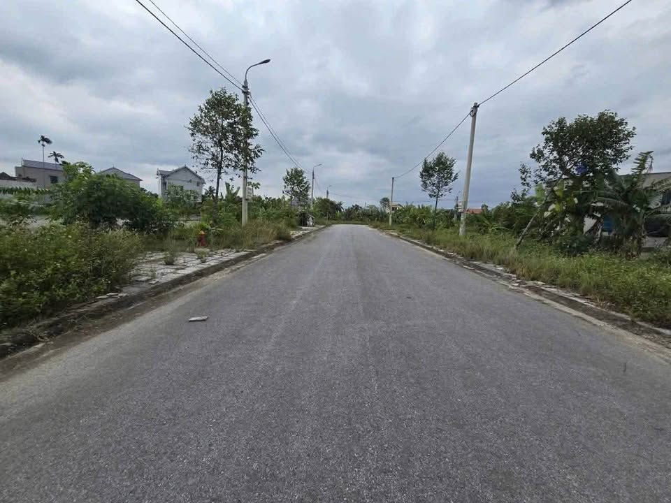 Đất nền Đông Hòa, Đông Sơn 100m² giá 800 triệu - Đường rộng thoáng, đầu tư sinh lời!