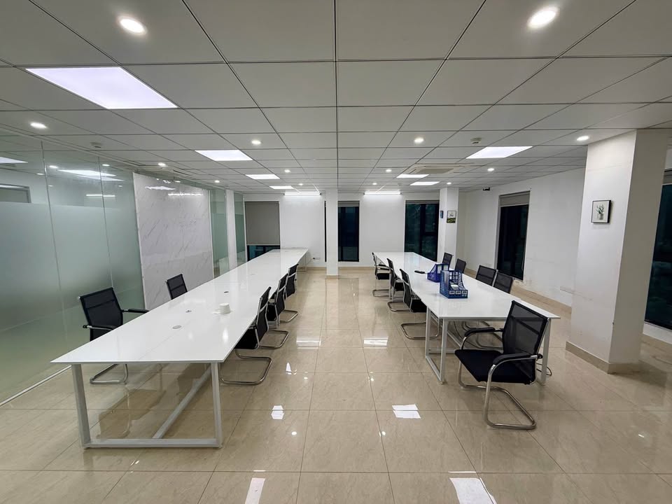 Văn phòng cho thuê Lê Đức Thọ, Mỹ Đình 130m² - Lô góc thoáng sáng, giá 18 triệu/tháng!