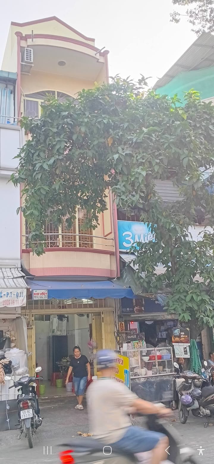 Nhà nguyên căn mặt tiền đường Lý Nam Đế, Q11 - Giá chỉ 16 triệu/tháng - Thích hợp kinh doanh!