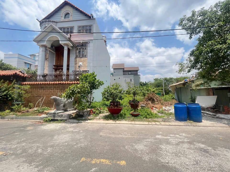 Đất biệt thự mặt tiền đường 32 Hiệp Bình Chánh 198m² giá 18.5 tỷ - Đầu tư sinh lời ngay!