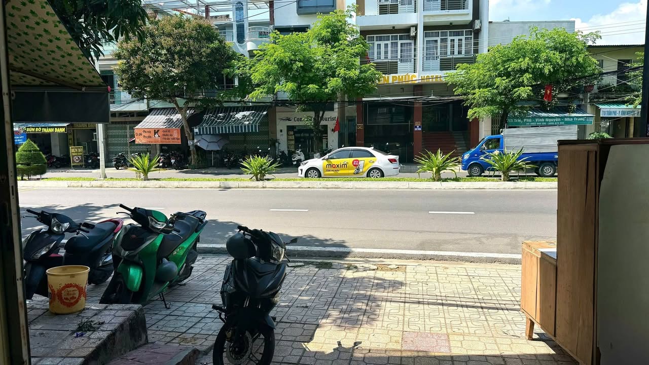 Nhà mặt tiền đường Trần Phú, Nha Trang 111,7m² giá 18 tỷ - Kinh doanh sầm uất!