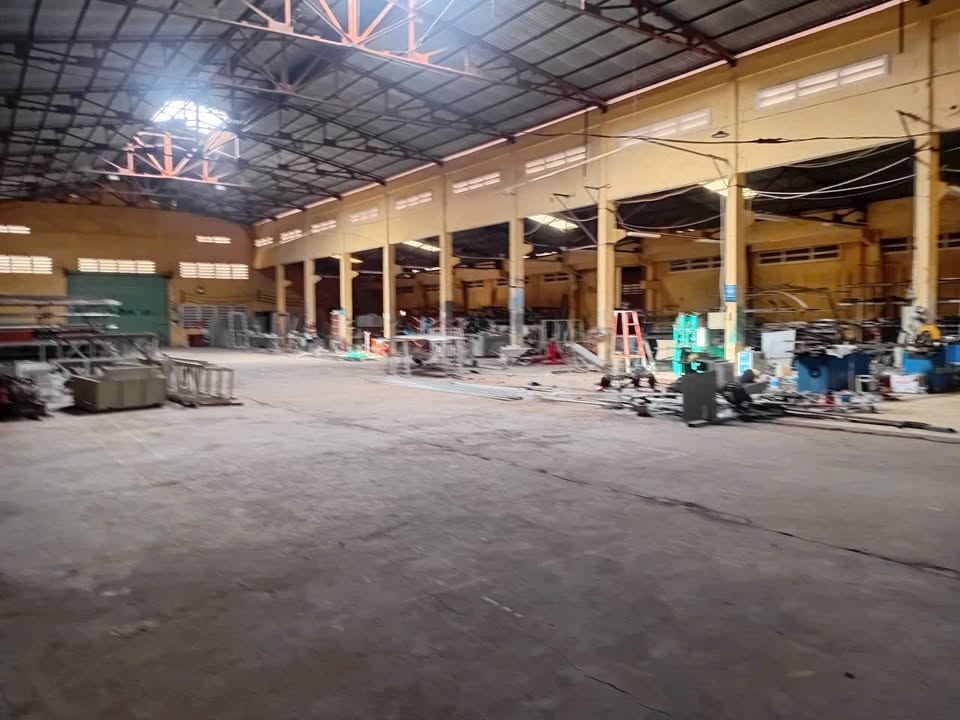 Kho cho thuê 2000m² đường Phan Bội Châu, Long Xuyên - Mặt tiền thuận tiện, giá 40 triệu