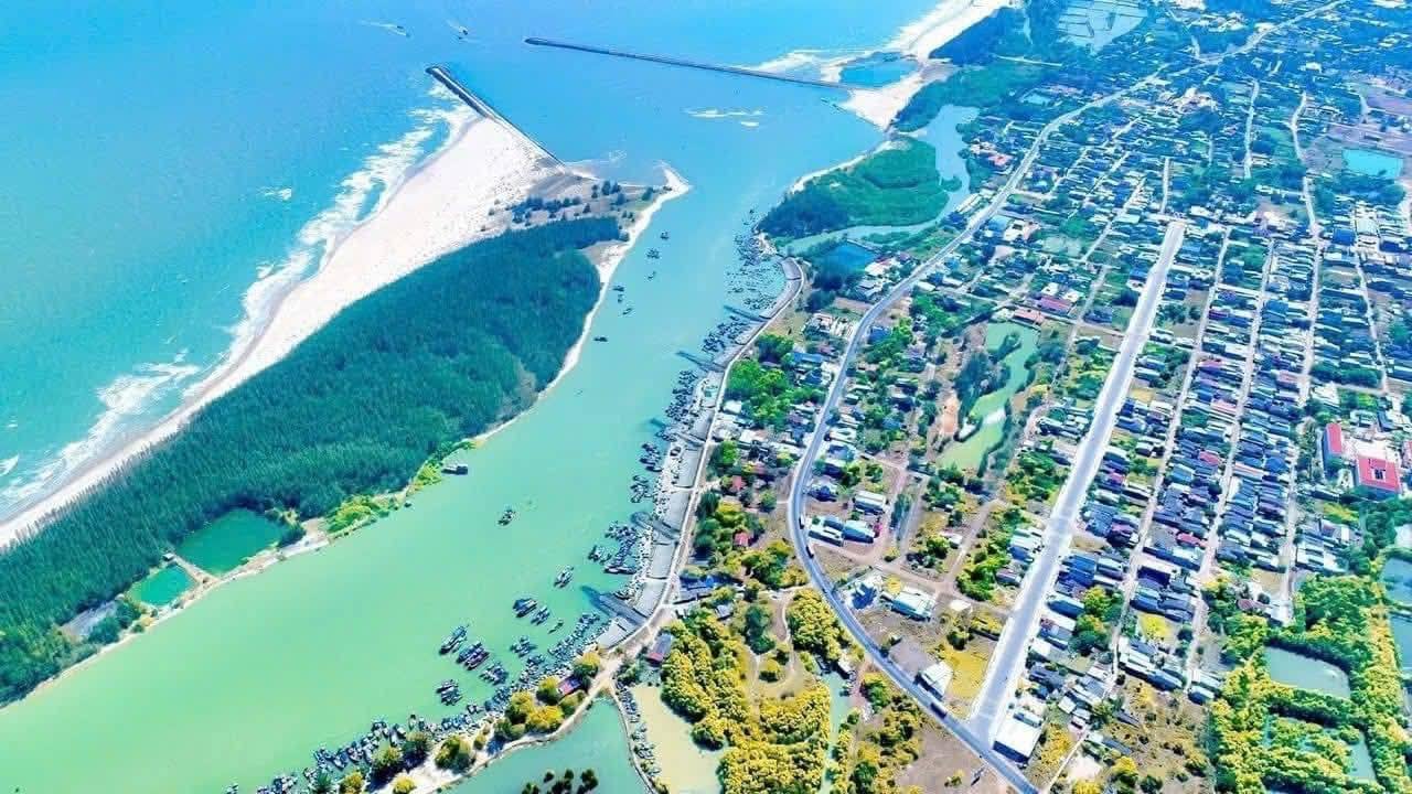 Đất nền Lộc An 199.7m² giá 3 tỷ - Lô góc 2 mặt tiền gần biển!