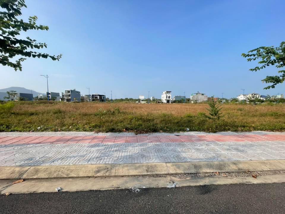 Đất nền Hòa Long, Bà Rịa - Vũng Tàu 90m² giá 2.59 tỷ - Vị trí đẹp, đối diện công viên!
