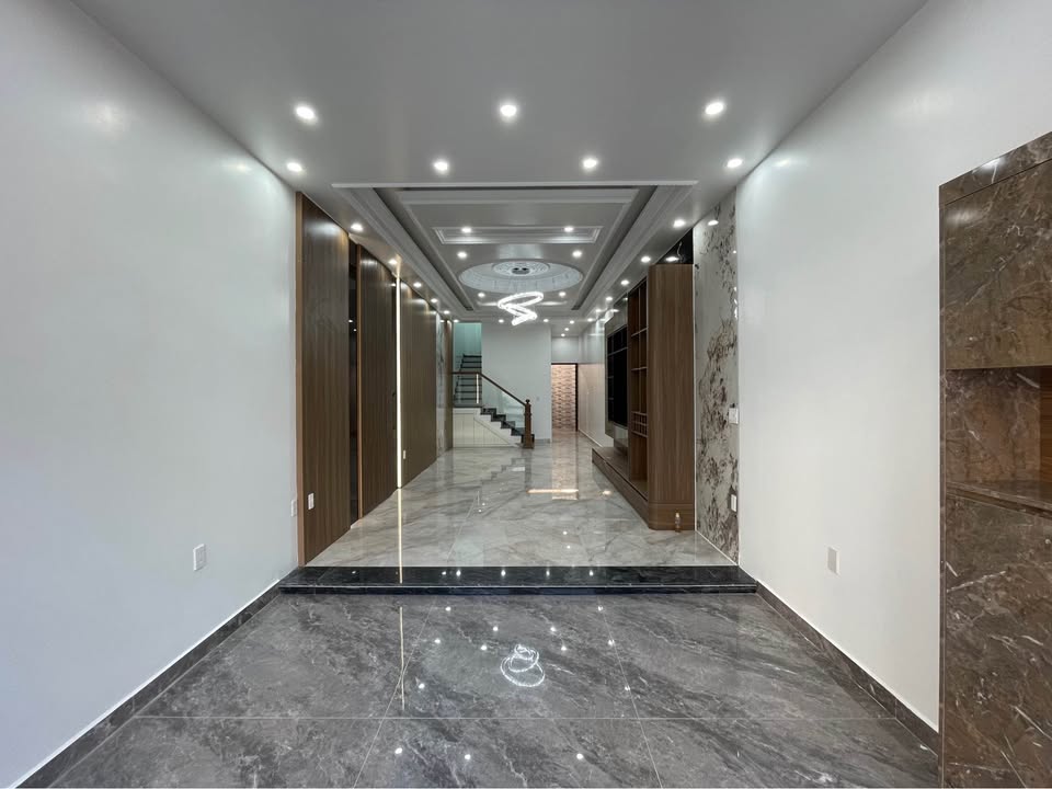 Nhà 6 tầng độc lập đường Lê Hồng Phong 60m² - Thiết kế hiện đại và tiện nghi!