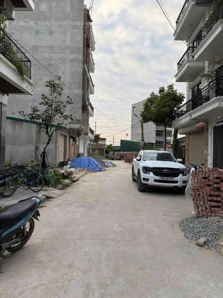 Đất Dương Nội 92m² giá 18 tỷ - Sổ đỏ chính chủ, xây tòa nhà 7 tầng tùy ý!