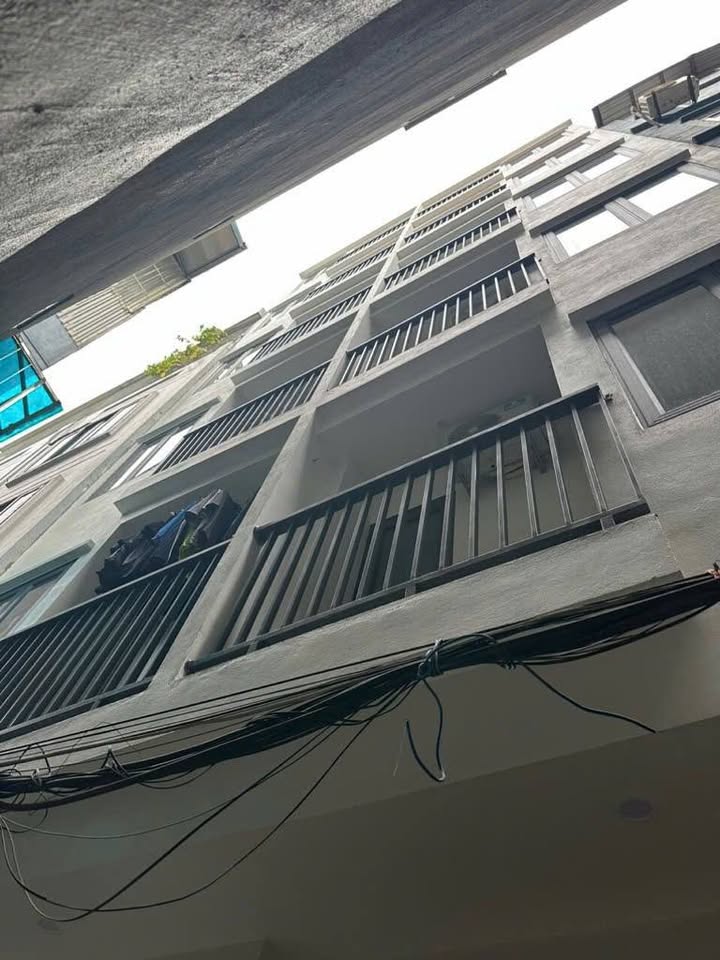 Nhà phố Xuân La 52m² giá thỏa thuận - Đầu tư sinh lời với 10 phòng ngủ!