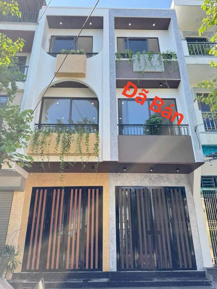 Nhà mặt đường Lộc Vượng, Nam Định 44m² giá 3.7 tỷ - Thiết kế hiện đại, sẵn sàng ở ngay!