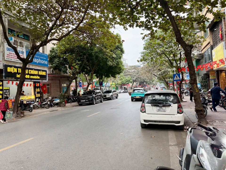 Mặt phố Ngọc Lâm, Long Biên 60m² giá 20 tỷ - Kinh doanh sầm uất, cực hiếm!