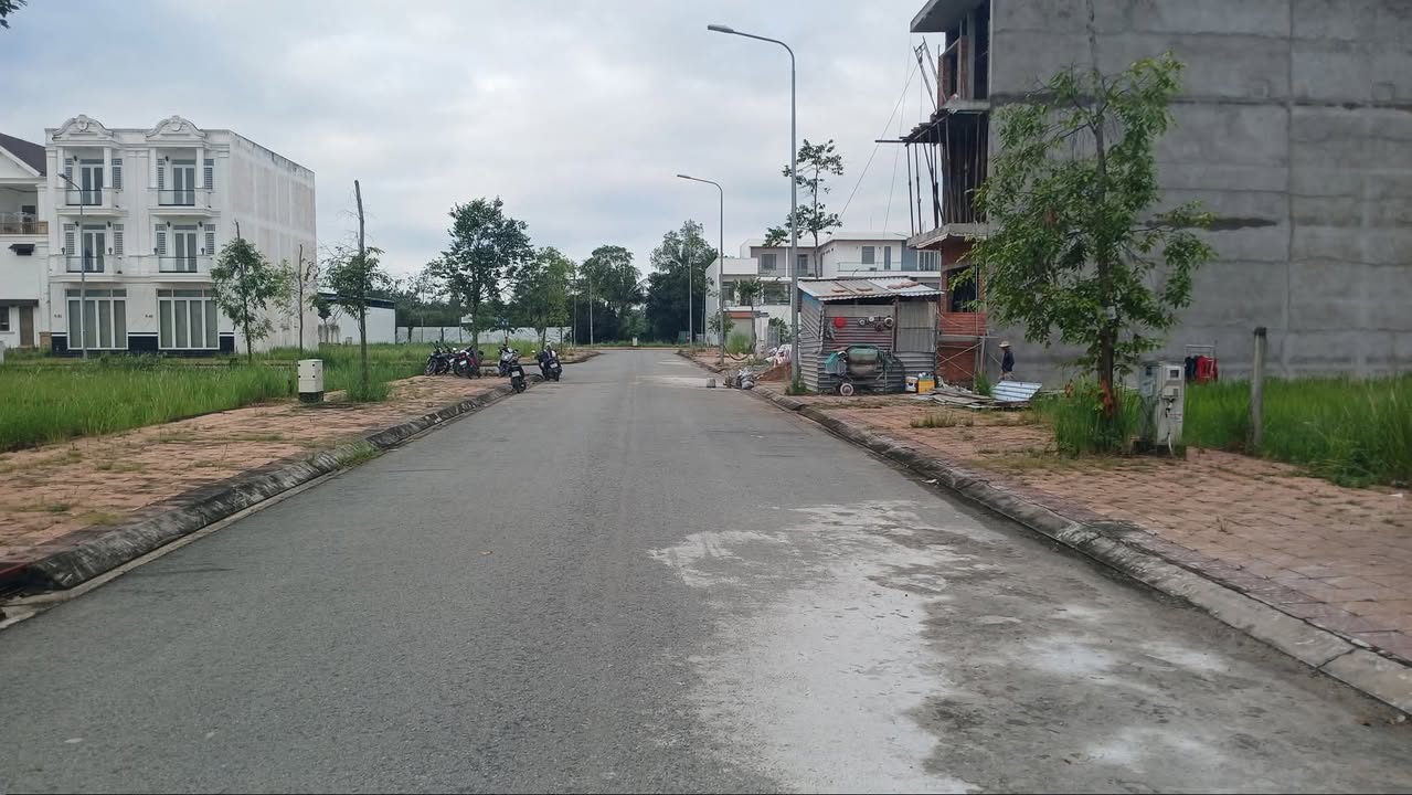 Đất nền khu đô thị mới Hồng Phát, An Bình, Cần Thơ 100m² - Sổ hồng chính chủ, giá tốt!