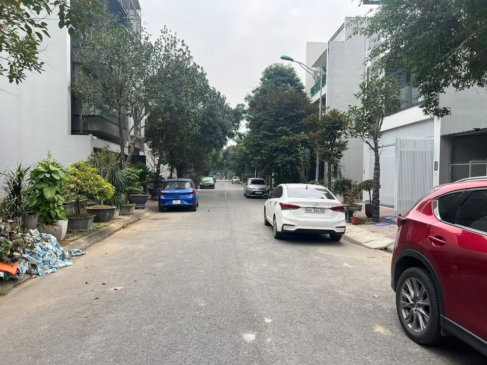 Nhà bán KĐT Nam Đầm Vạc Vĩnh Yên 104m² giá 4 tỷ - Hướng Nam đẹp gần hồ