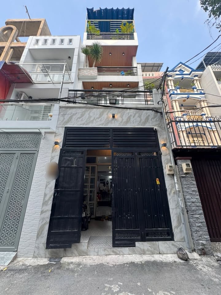 Nhà đẹp Gò Vấp 65.6m² giá 8.1 tỷ - Hẻm xe tải thông thoáng!