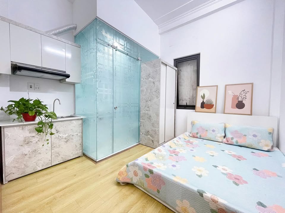 Phòng khép kín Cầu Giấy 20m² giá 3.2 triệu - Tiện nghi đầy đủ, gần trường đại học!