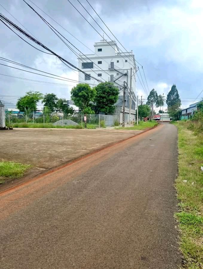 Đất nền 3400m² mặt tiền đường Nguyễn Thị Định, Phước Long giá chỉ 8.4 tỷ - Cơ hội đầu tư tuyệt vời!