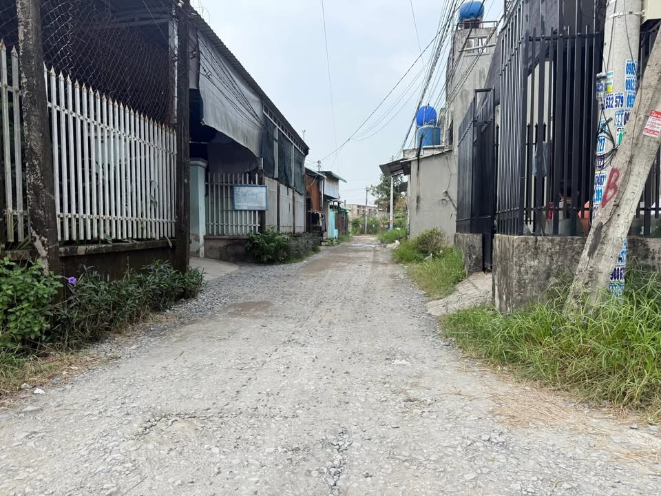 Lô đất Đức Hòa Hạ 108.5m² giá 1.35 tỷ - Sổ hồng riêng, đường thông xe hơi!