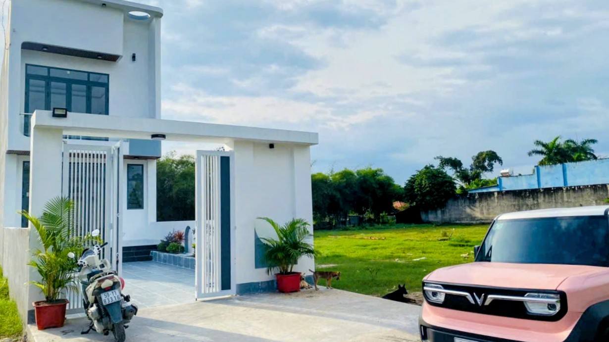 Nhà riêng Mỹ Hạnh Nam Đức Hòa 195m² giá 2.65 tỷ - Sổ hồng chính chủ, không gian thoải mái!