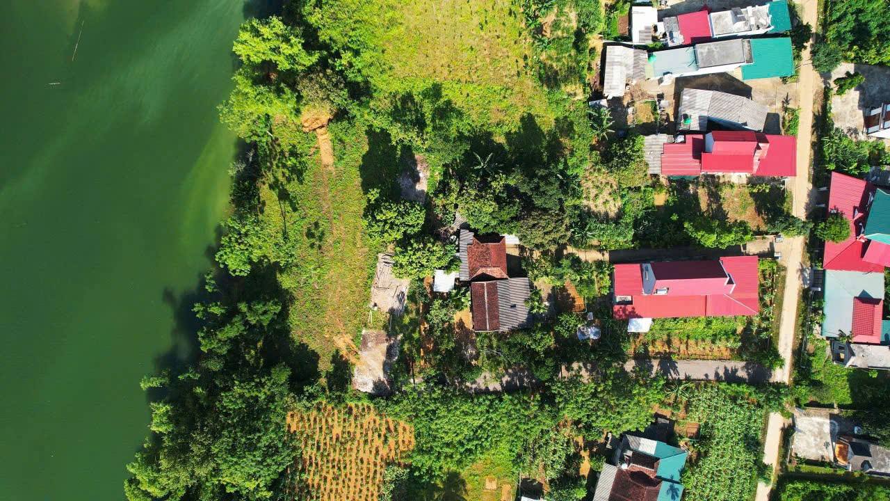 Đất bám hồ Đã Ngắm, Vũ Bình, 600m² giá thỏa thuận - View tuyệt đẹp!