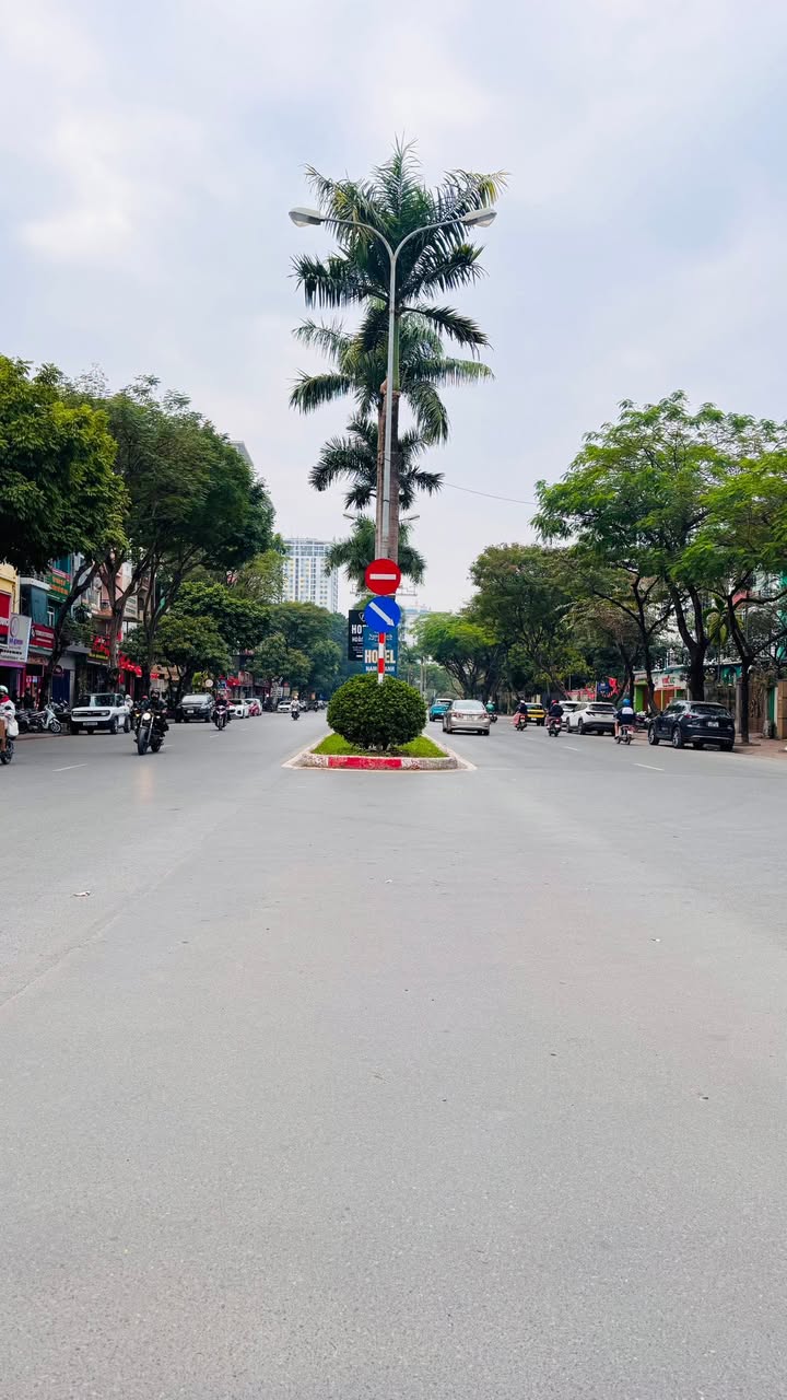 Nhà mặt phố Nguyễn Khuyến Hà Đông 109m² giá 20 tỷ - Đầu tư sinh lời hấp dẫn!