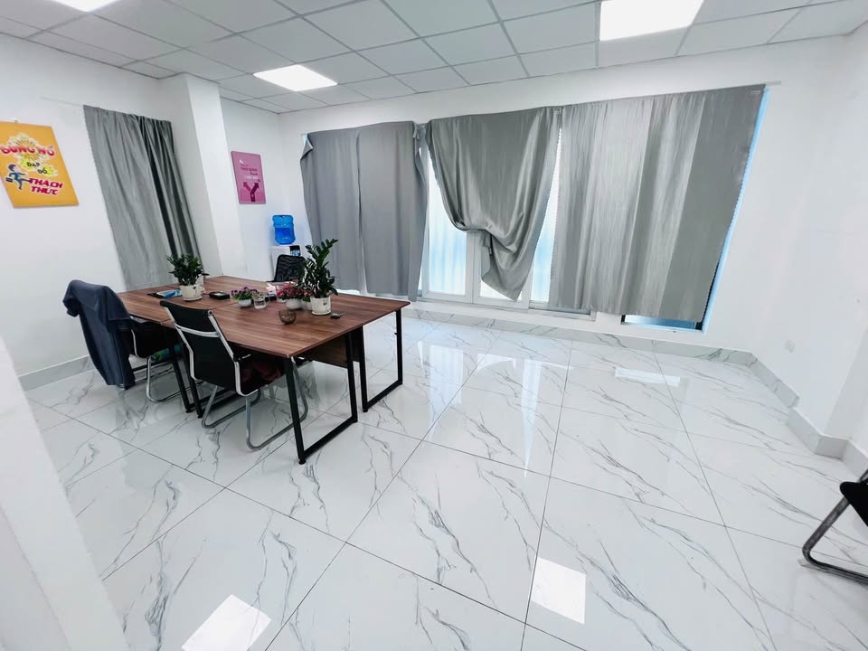 Văn phòng cho thuê Trung Kính Cầu Giấy 42m² giá 8 triệu - Không thể bỏ lỡ!
