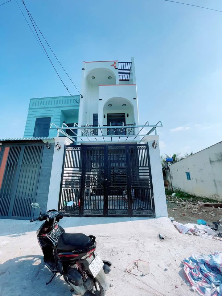 Nhà mới 100% tại ấp Bình Tiền 1, Đức Hòa, Long An - Giá 2.75 tỷ, sổ hồng riêng!