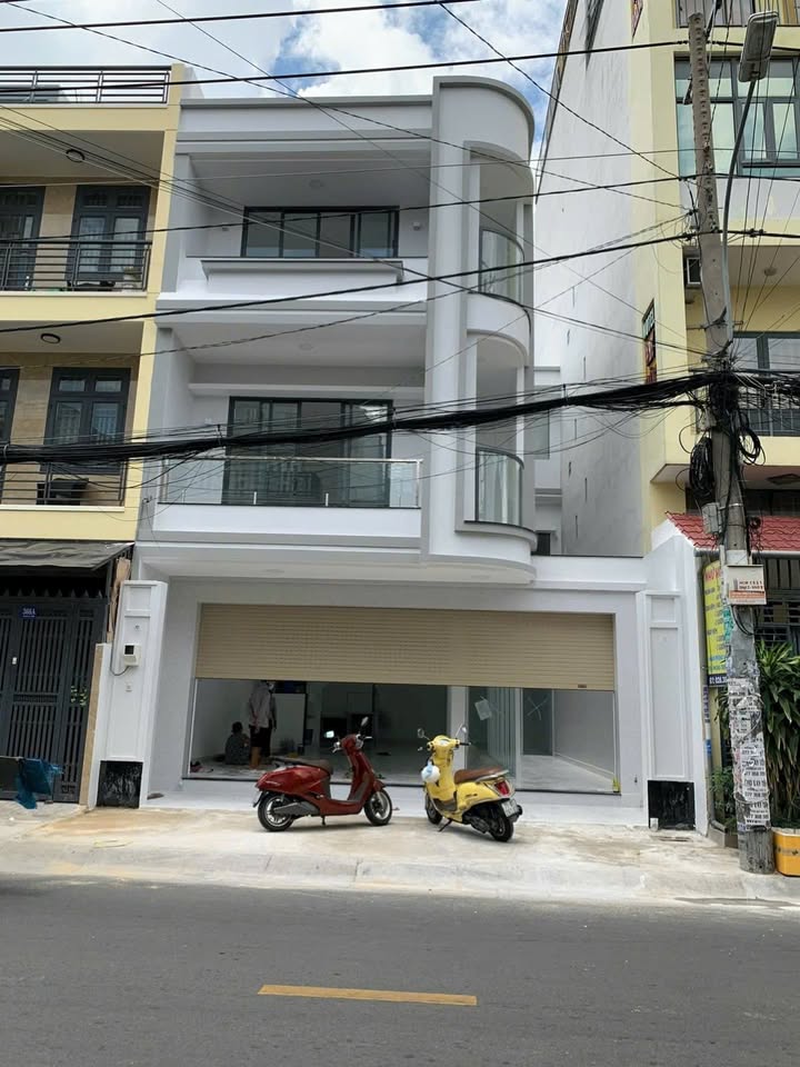 Nhà mặt tiền kinh doanh Thạch Lam, Tân Phú 160m² giá 40 triệu - Gần các tiện ích nổi bật!