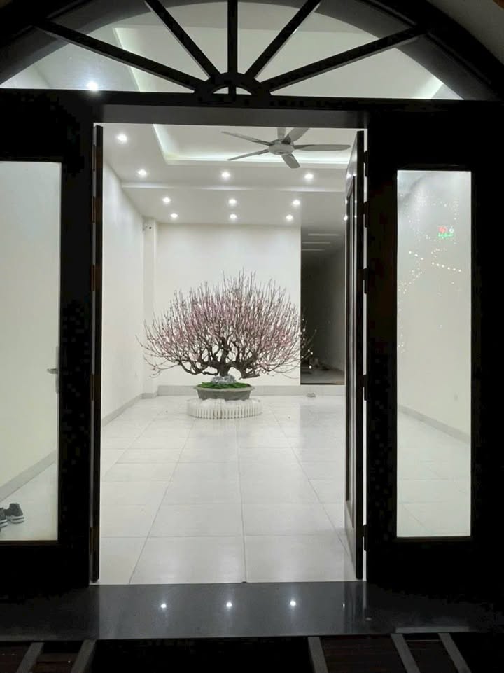 Nhà cho thuê tại Khu đô thị Đô Nghĩa 100m² - Chính chủ, đẹp lung linh!