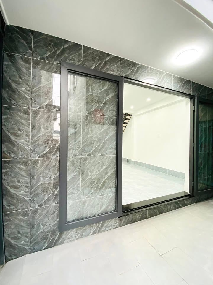 Nhà bán Rạch Giá 30m² giá 990 triệu - Tiện ích đầy đủ, sẵn sàng vào ở!