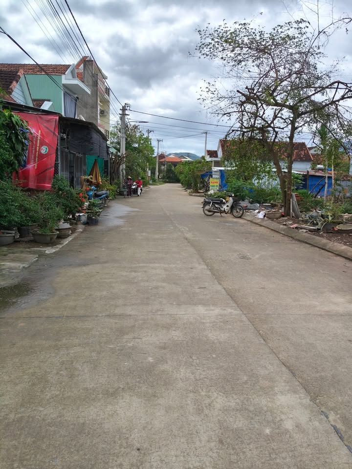 Lô đất 2 mặt tiền tại thị trấn Phú Phong, 90.7m² chỉ 800 triệu - Cơ hội đầu tư hấp dẫn!